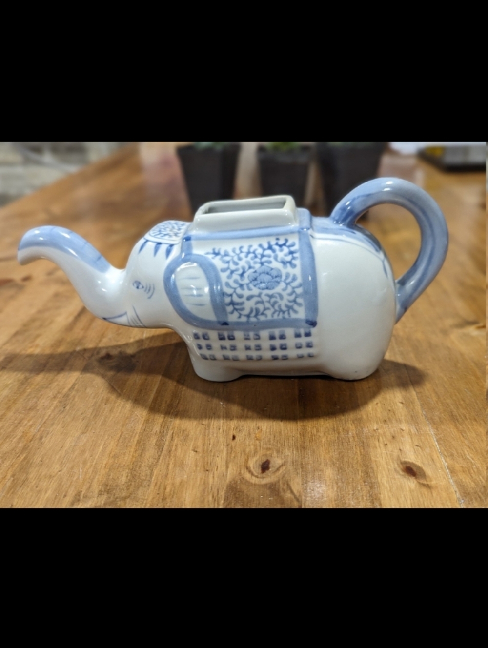 Pier 1 Imports Ceramic Hand painted Elephant Teapot Planter 4.5" READ